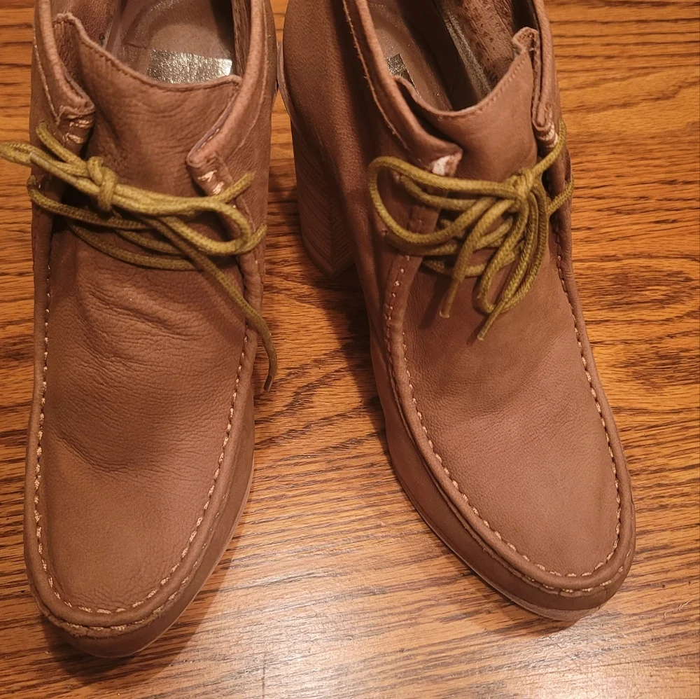 NWT Dolce Vita Cognac Caramel Tan Brown Leather Chunky Wooden Block Heels 8.5